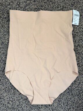 New! Windsor FIT Shape Ware sz L